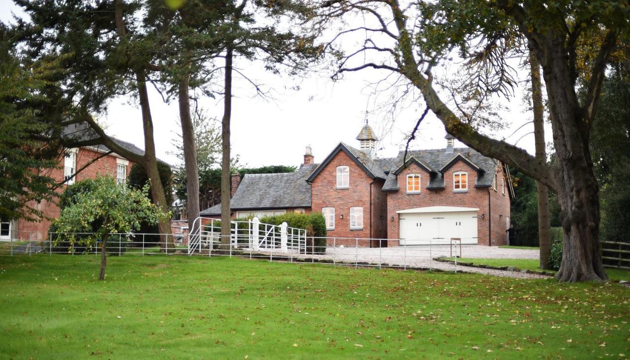 Woodleighton Cottages Uttoxeter Exterior photo